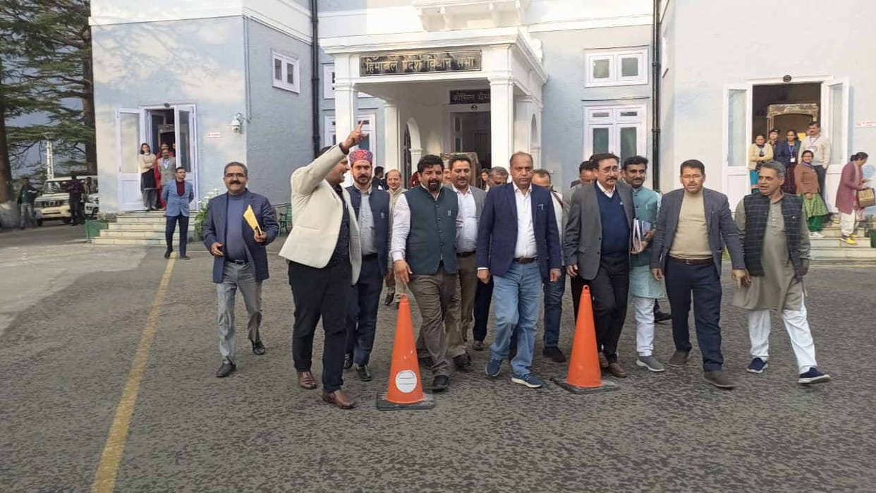 Himachal Vidhansabha budget session: Uproar in the House on the second day, opposition did a walkout after slo