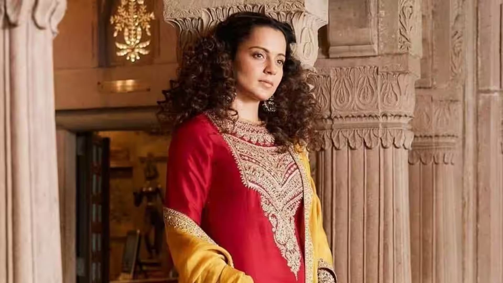 kangana ranaut anger erupted video after seeing filth spread at mount Everest base camp says save the earth