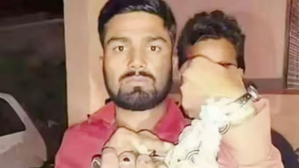 Bihar Police raids Noida in search of YouTuber Manish kashyap mobile