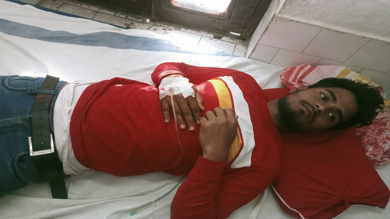 Miscreants looted student's bike and mobile at gunpoint in Siwan, stabbed him for opposing