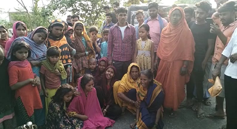 Bihar: Farmer's murder in Banka, fierce ruckus on the road in protest, people also chased the police