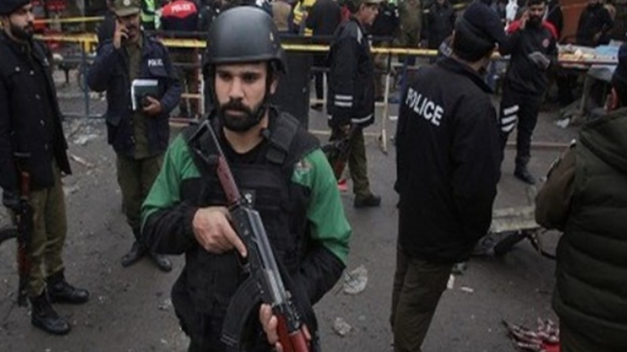 Pakistan Two killed seven injured in Balochistan bomb blast latest news in hindi