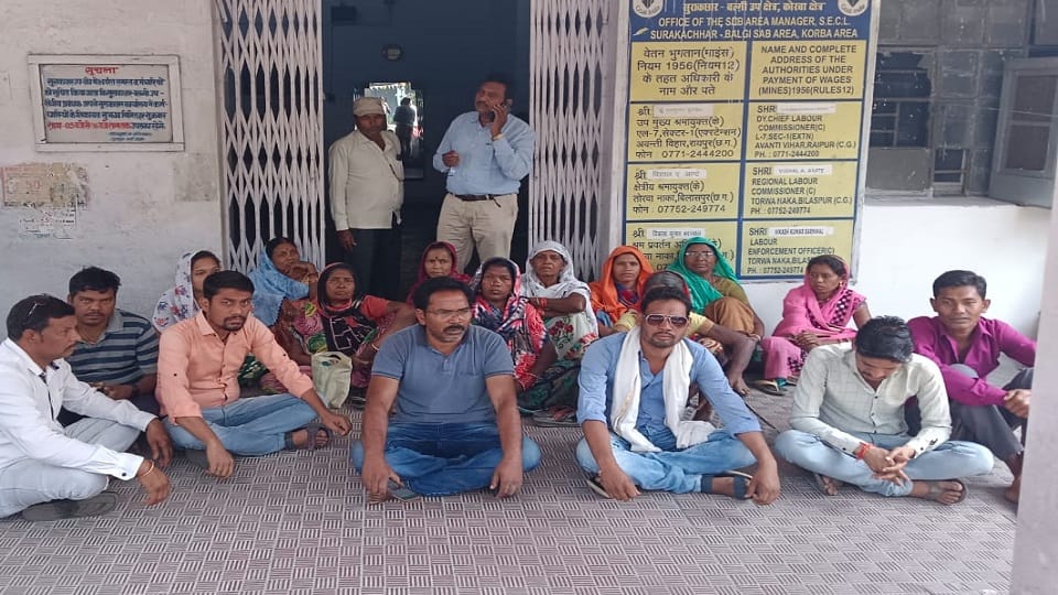 People angry for not removing illegal encroachment from SECL land