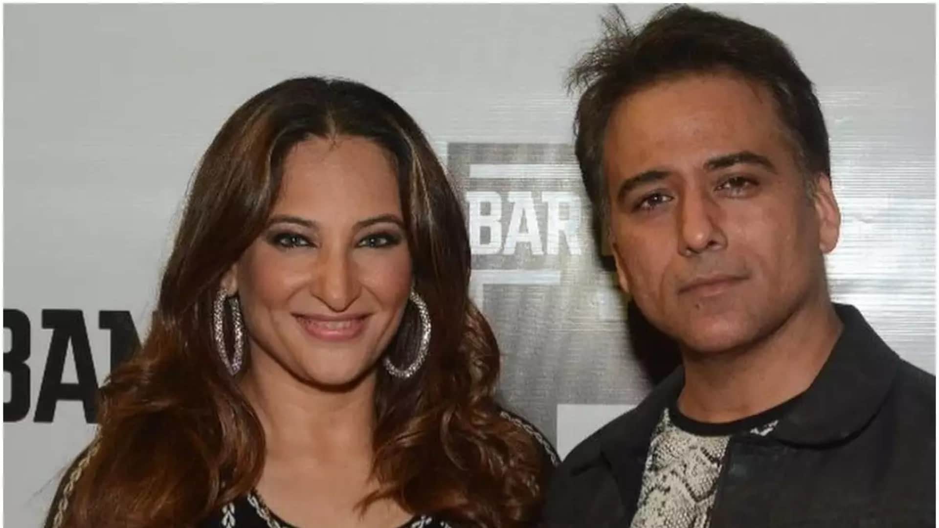 Rakshanda Khan and Sachin Tyagi marriage anniversary know about their love story and first meeting
