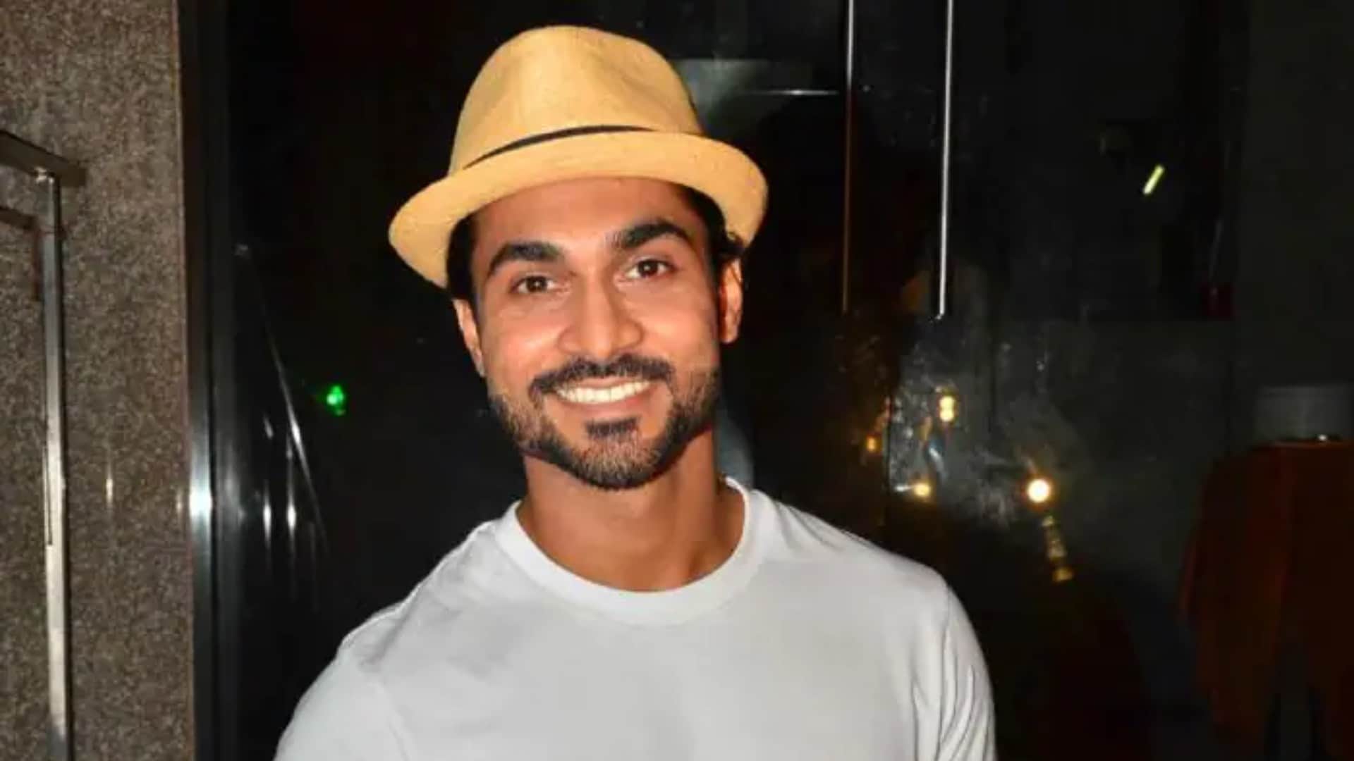 salman yusuff khan claims he was harassed at bengaluru airport asked to speak in kannada language video viral