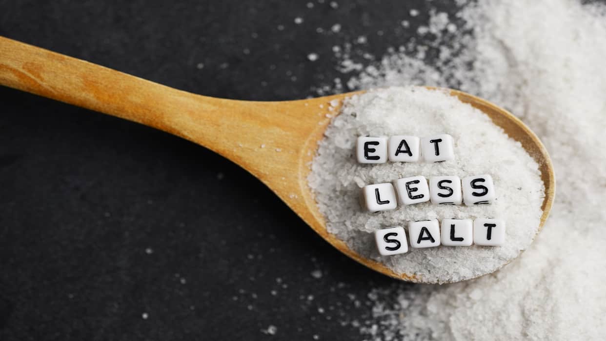 Salt Side Effects Namak Khane Ke Fayde or Nuksan WHO Report To Reduce Salt Intake in Hindi