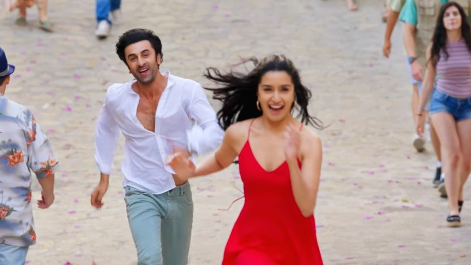 wednesday box office report pathaan tu jhoothi main makkaar collection mrs chatterjee vs norway prediction