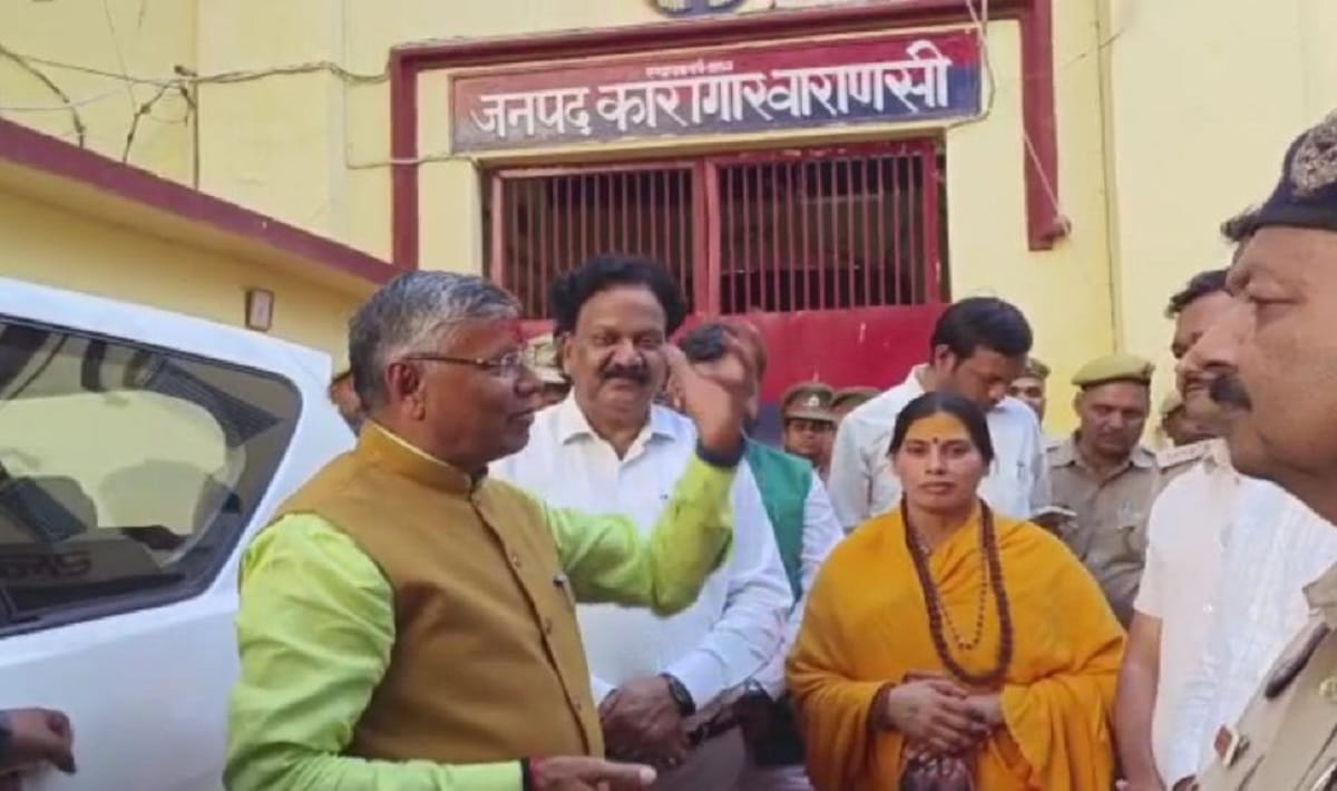 Jail Minister dharmveer prajapati inspected District and Central Jail in varanasi