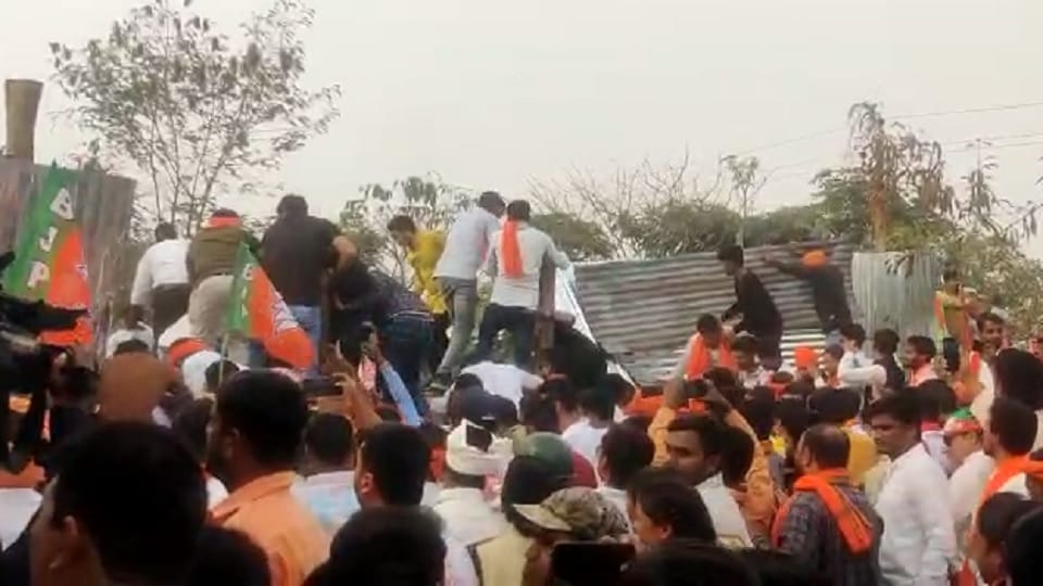BJP workers gheraoed the assembly in Chhattisgarh