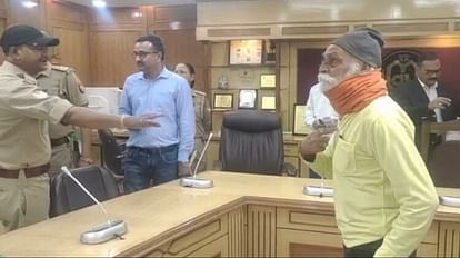 एलडीए: नहीं शुरू हुई बुजुर्ग को थप्पड़ मारने की घटना की जांच, न एफआईआर दर्ज हुई घटना का एक दृश्य।