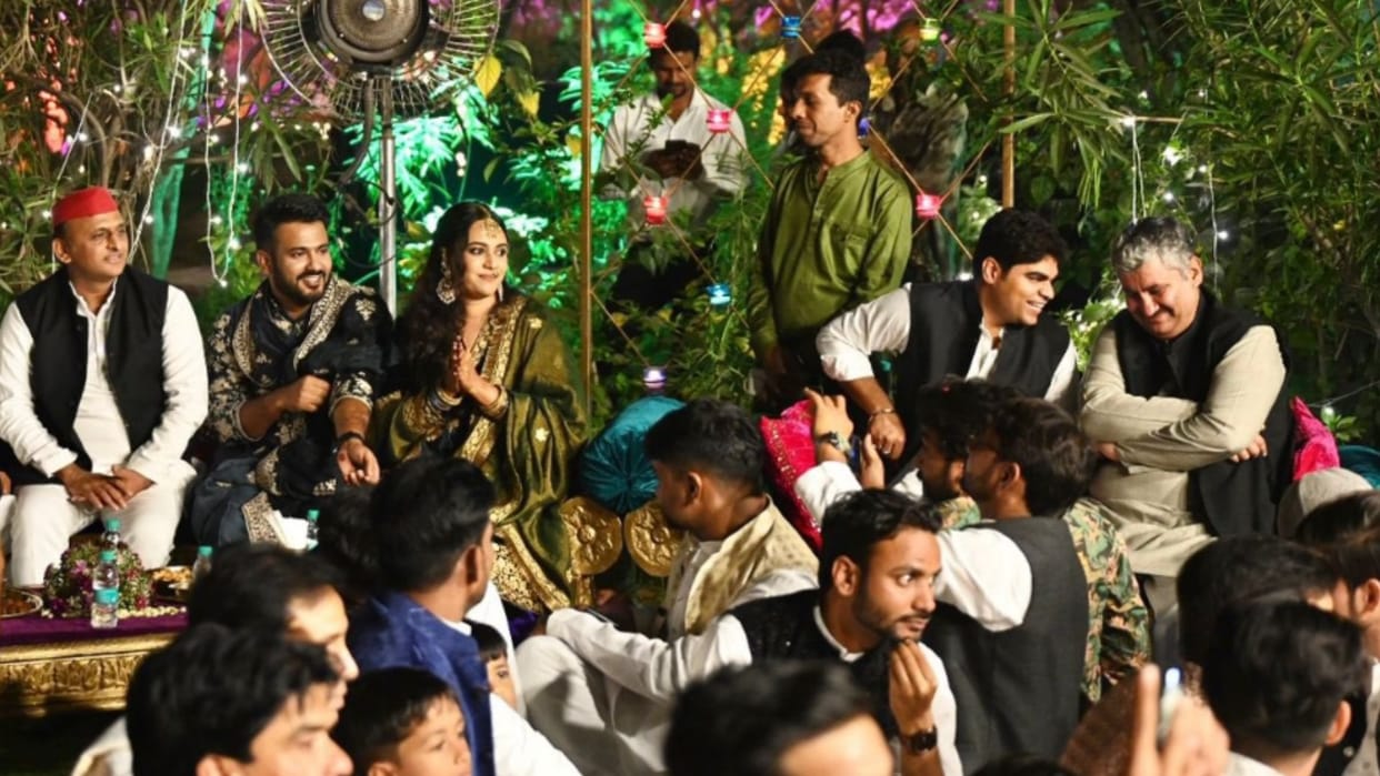 Akhilesh Yadav in Swara Bhaskar and Fahad Ahmad marriage.