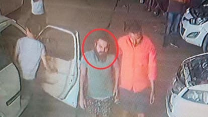 A scumbag of 22 lakh loot in Satna killed in an encounter in UP, police arrested two from Kolkata