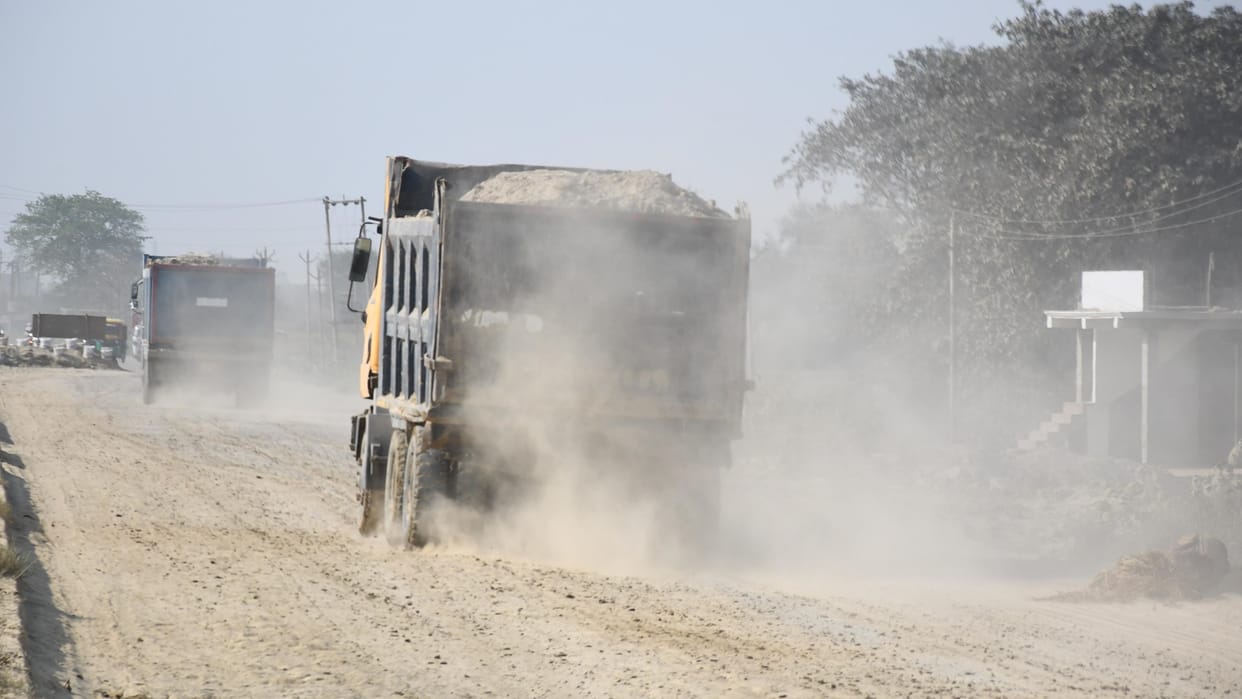 Gorakhpur-Varanasi fourlane road could not be built even in six and a half years