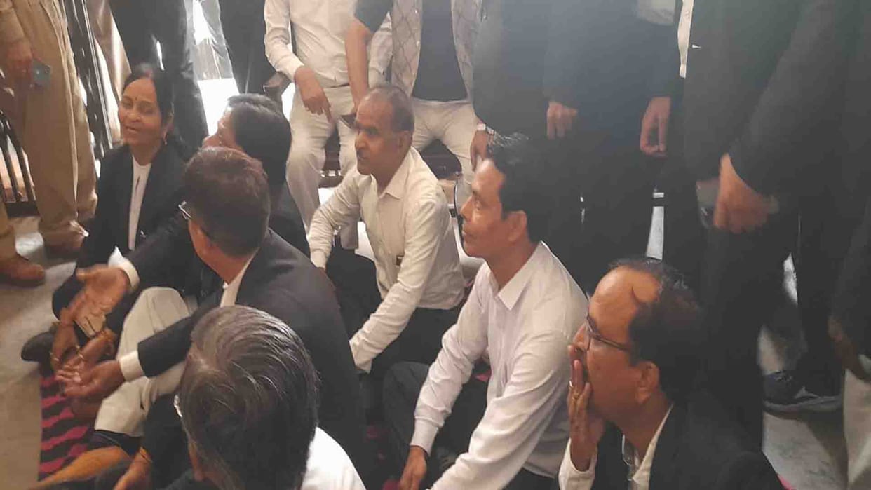 Lawyers sitting on dharna outside District Judge's court