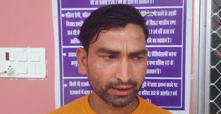 RPF constable caught husband in Kanpur, wife jumped from moving train