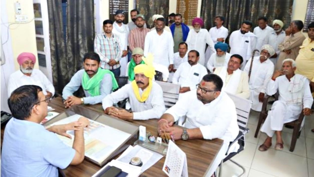 Protest of farmers in Hanumangarh demanding government procurement of mustard