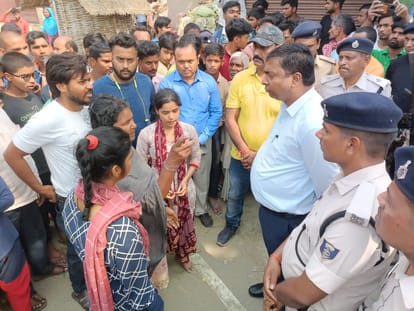 Clash in Bihar: Clashes between two groups in Siwan after a chicken shopkeeper was beaten to death, road block