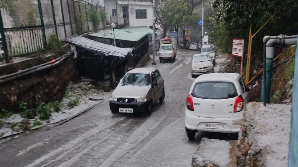 Uttarakhand Weather: Heavy Rainfall and Hailstorm in Mussoorie Like Snowfall Photos
