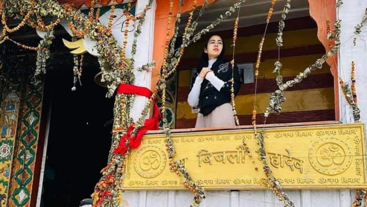 Sara Ali Khan pay obeisance at Bijali Mahadeva Mandir Kullu Himachal Pradesh
