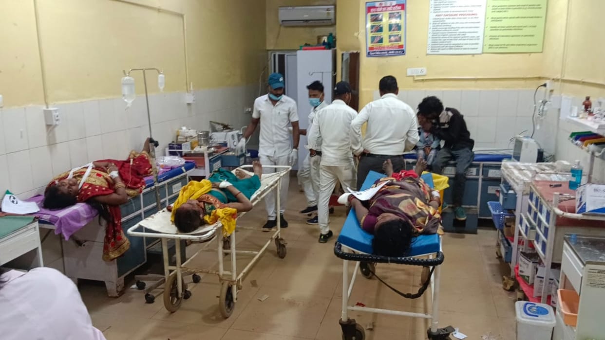 16 female cooks injured after pickup overturns in chhattisgarh balod
