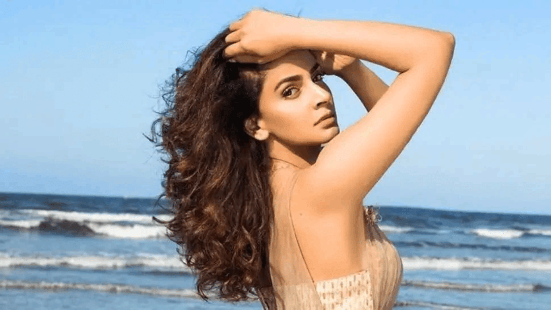 Pakistani Actresses gets Popularity In Bollywood Mawra Hocane Veena Malik Saba Qamar Mahira khan Sajal Ali