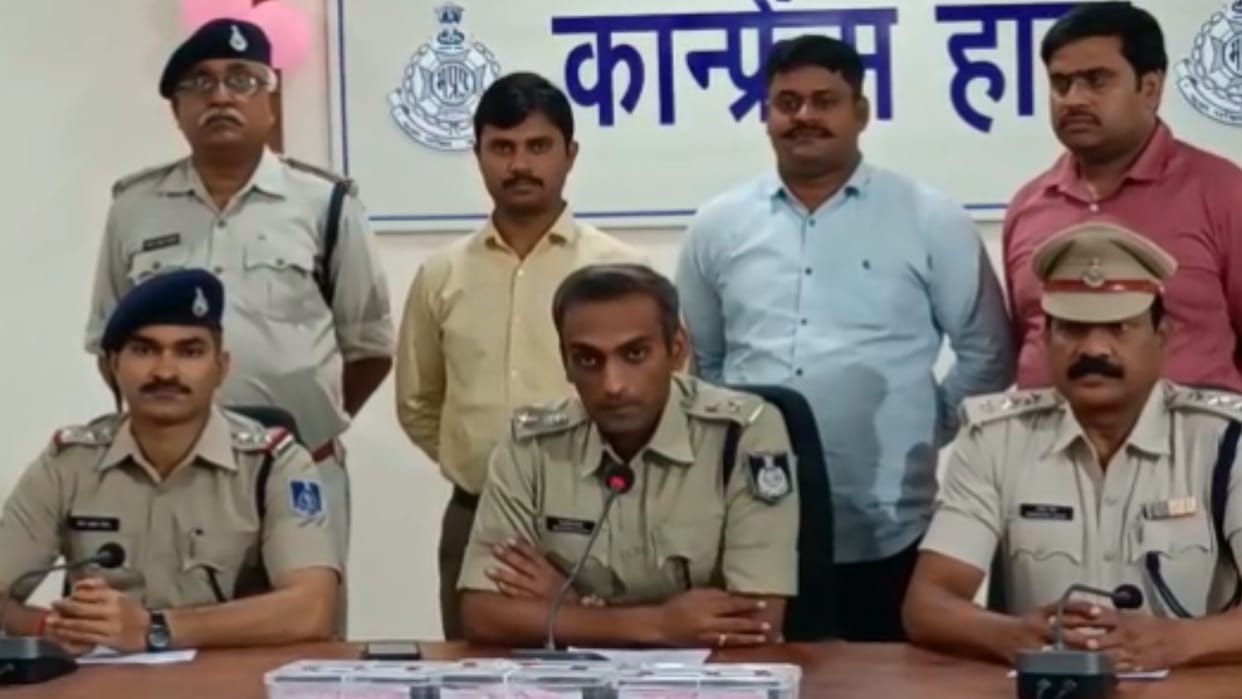 A scumbag of 22 lakh loot in Satna killed in an encounter in UP, police arrested two from Kolkata
