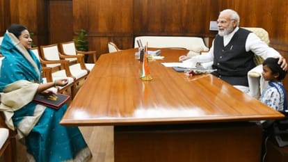 PM Modi asked a three-year-old girl - where do I work, know what was the answer