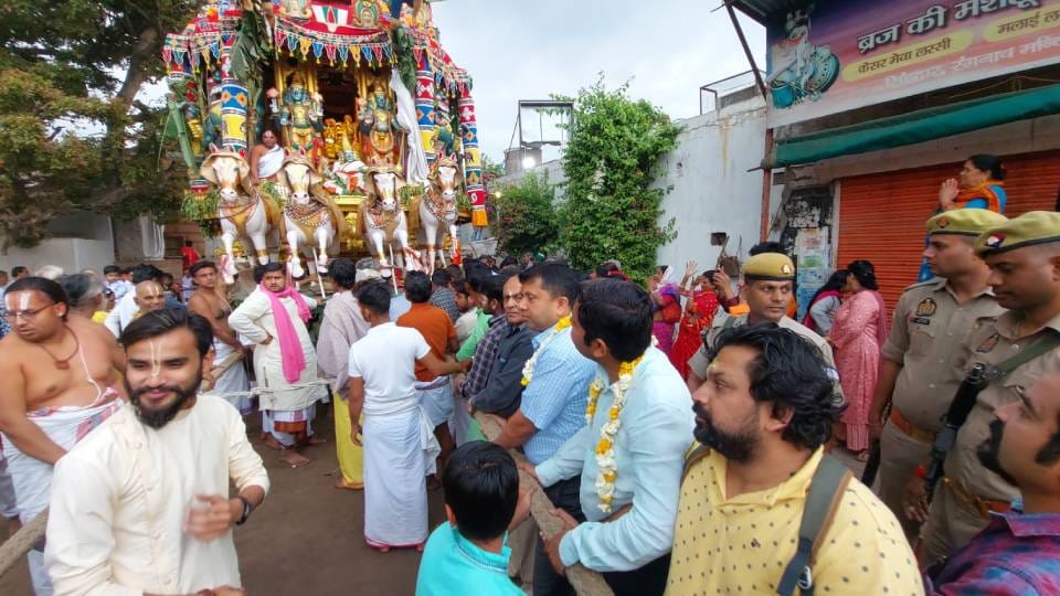Lord Goda Rangamannar appeared to devotees sitting on divine chariot In Vrindavan at Mathura