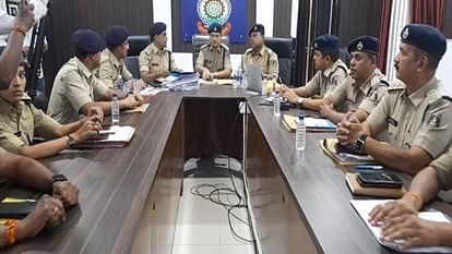 Durg SP Abhishek Pallav made a strategy to expose Mahadev online betting in the crime meeting