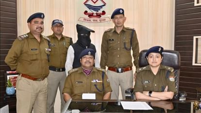 Mussoorie: छह साल से फरार हत्या व गैंगरेप का ईनामी आरोपी नेपाल सीमा से गिरफ्तार, छिपकर बिहार में ली थी शरण हत्या व गैंगरेप का आरोपी गिरफ्तार