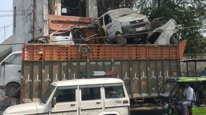 Hathras News: थानों में खड़े वाहनों की 23 मार्च को होगी नीलामी, डंपिग यार्ड के लिए तलाशी जा रही जमीन थाने के कबाड़ वाहन
