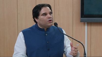 MP Varun Gandhi statement become a topic of discussion in political circles