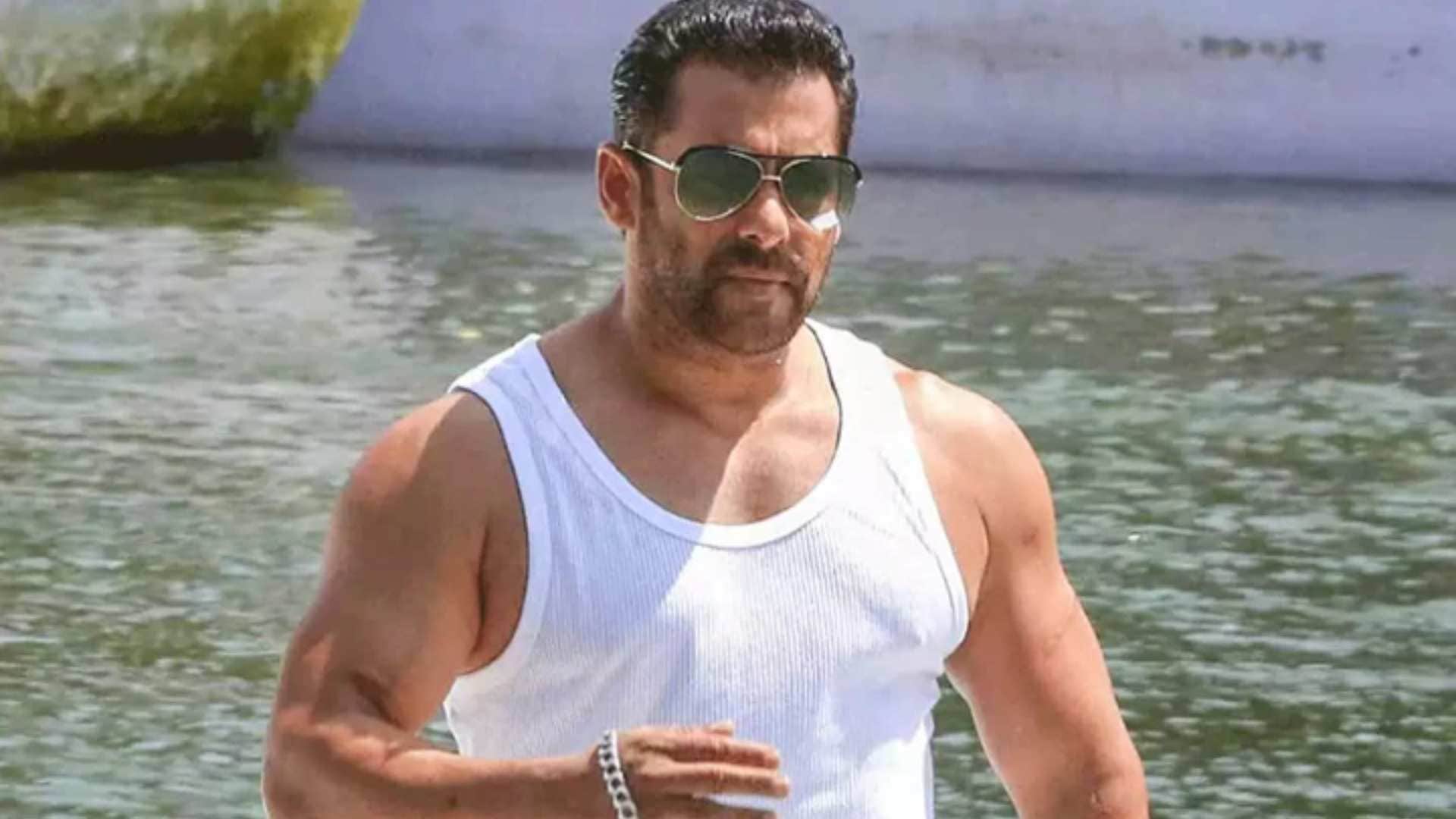 Bollywood Arrogant Celebs have faced trolling many times Salman Khan Karan Johar Kareena