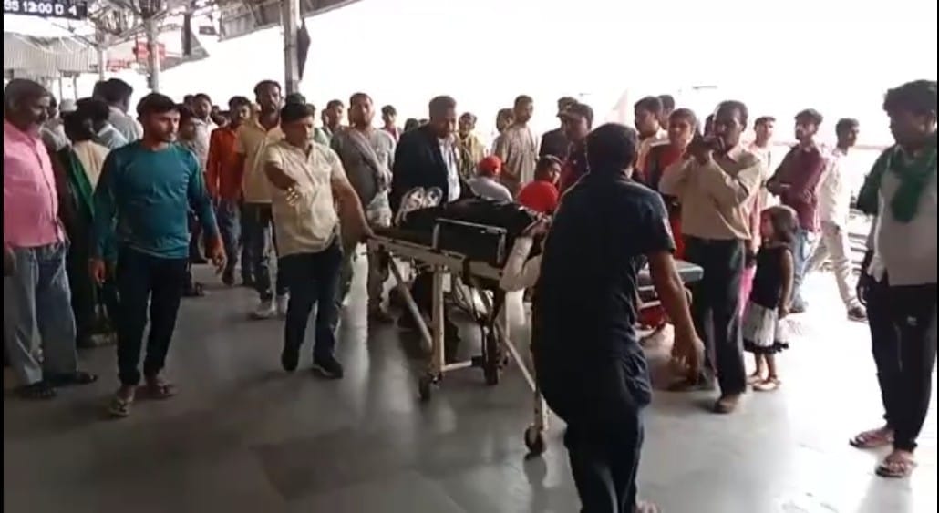 Bihar: Explosion in Vikramshila train going from Bhagalpur to Anand Vihar, one injured
