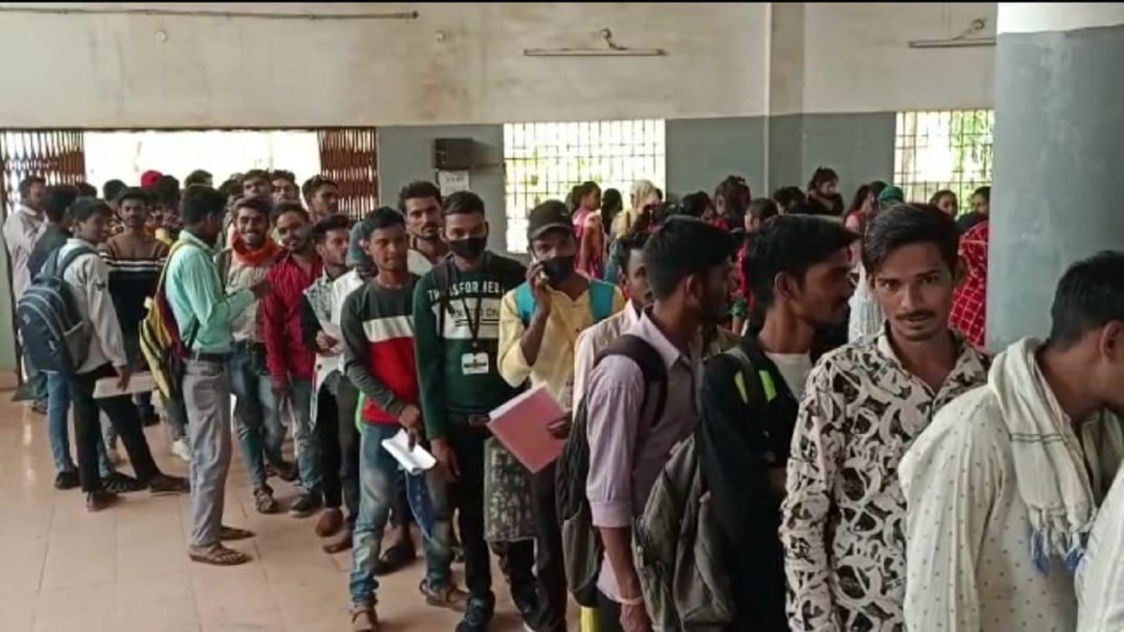 Youth are registering in the employment office to get unemployment allowance