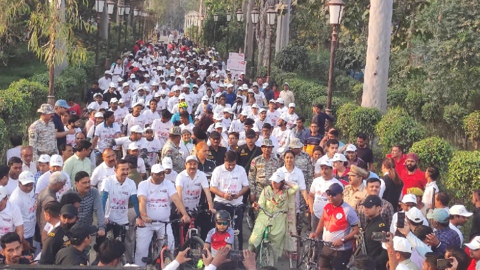 Amar Ujala and Bareilly Smart City Held Cyclothon rally for good health and environment protection