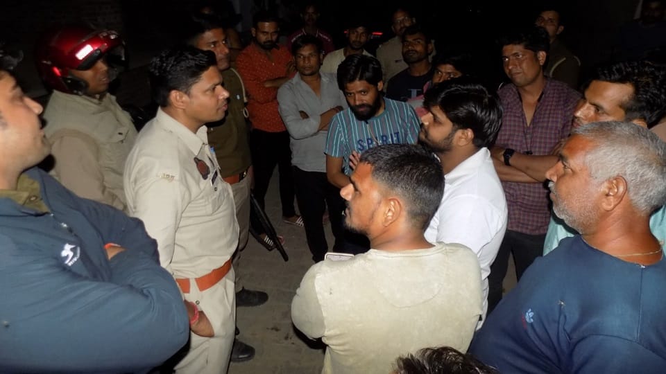effect of electricians strike visible, employe called from other feder