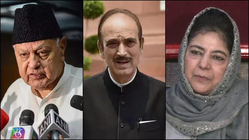 Farooq Abdullah led delegation visits ECI to seek elections in jammu kashmir Azad made distance
