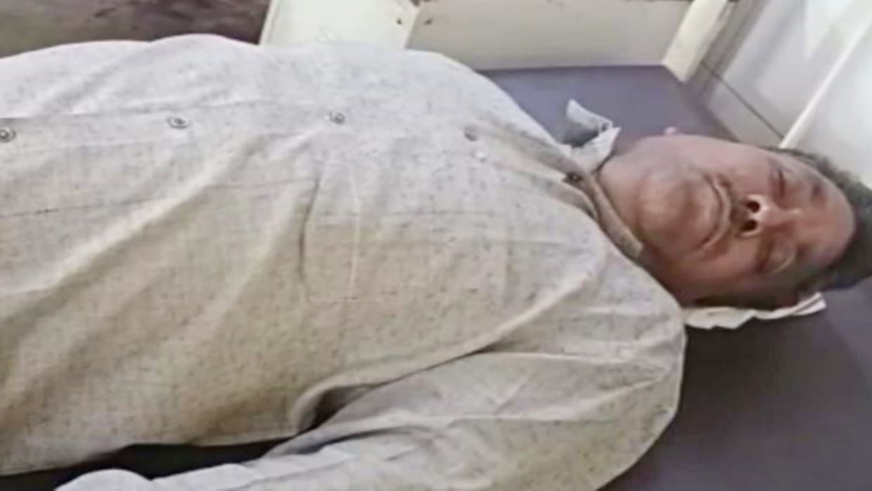 A person was robbed after getting intoxicated with cold drink in a private bus
