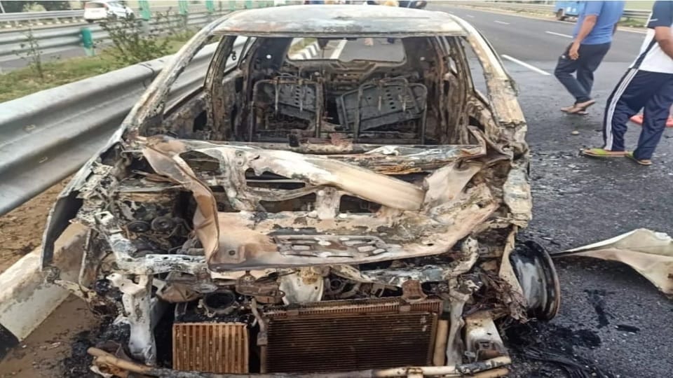Pregnant woman burnt alive in accident on National Highway 152D in Jind