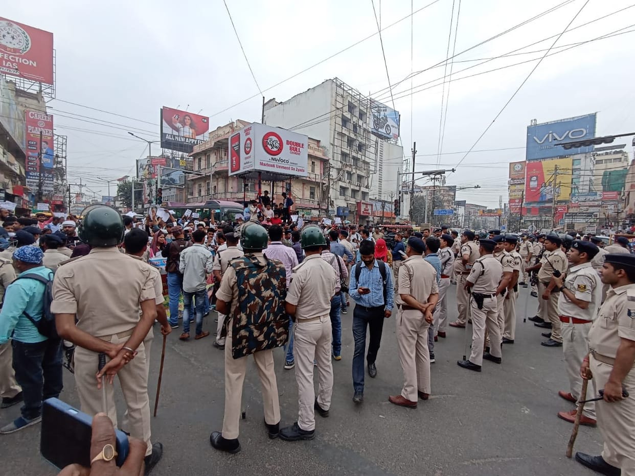 Patna: CTET-BTET candidates thronged Dakbungalow Square, Chhajjubagh and many other roads for teacher reinstat