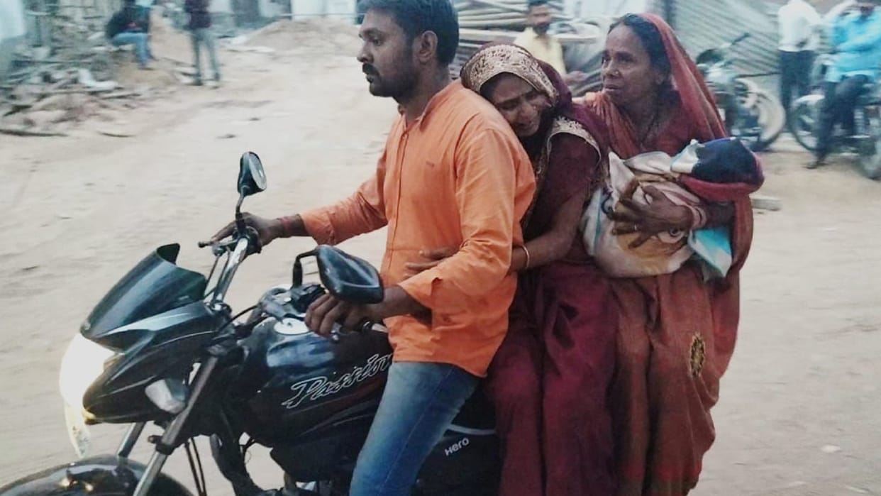 Death of an innocent child suffering from vomiting and diarrhea, the dead body had to be carried by bike