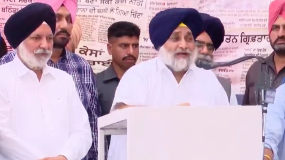 Shiromani Akali Dal President Sukhbir Badal target Punjab government at Lambi of Punjab