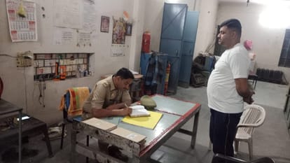 Electricity workers strike impact in western UP and power houses were locked, supplies stopped in many village