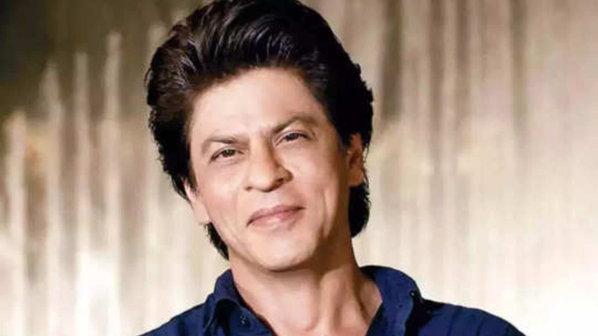 Shah Rukh Khan beat Virat Kohli Akshay Kumar King Khan dominates Twitter by dinner with srk