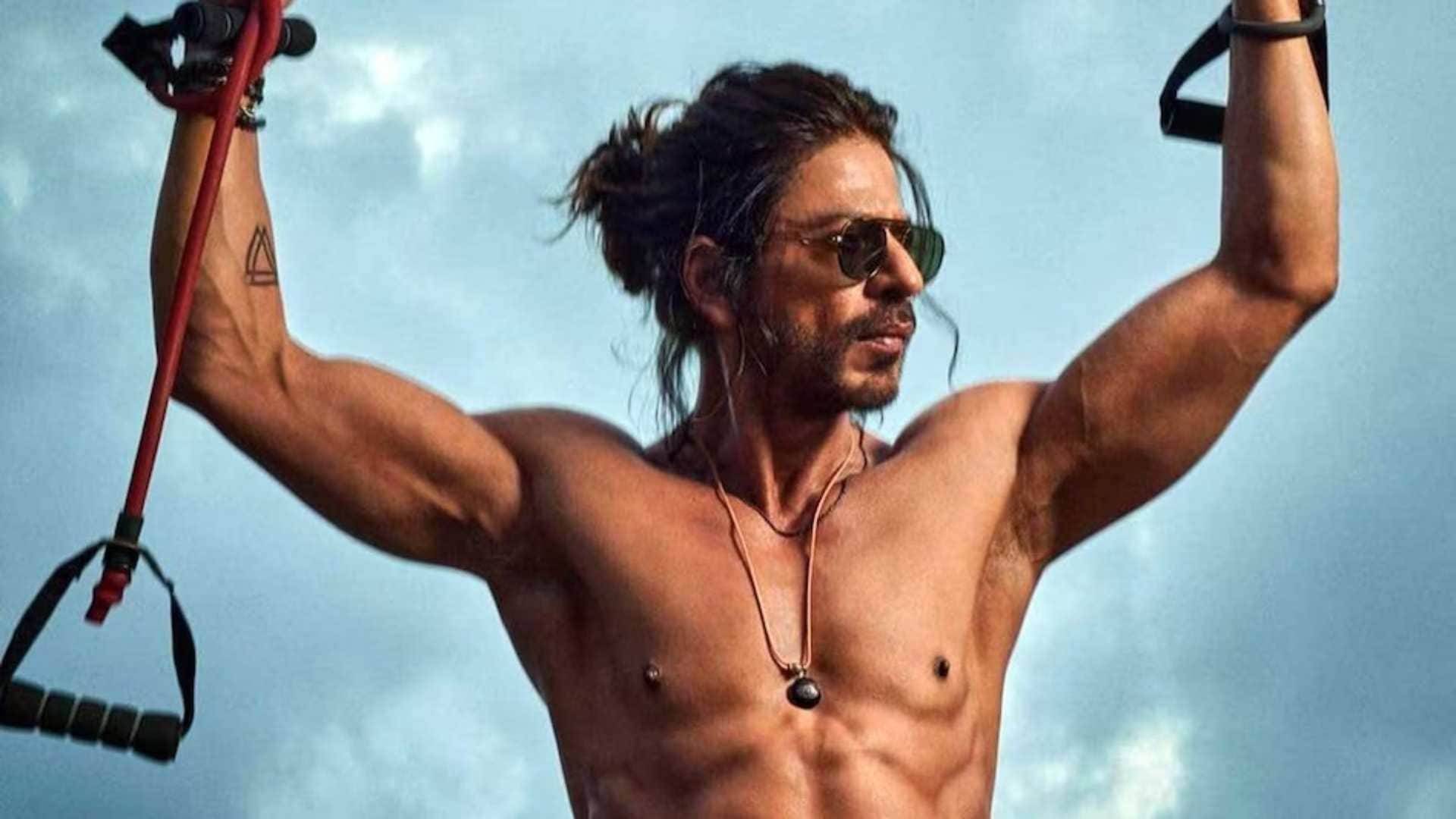 Shah Rukh Khan beat Virat Kohli Akshay Kumar King Khan dominates Twitter by dinner with srk