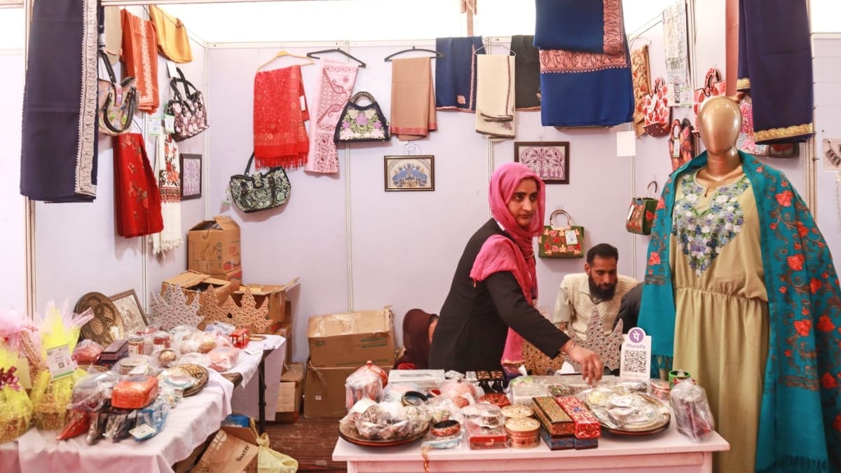 Saras Mela organized from 15 to 25 March on banks of Dal Lake in Srinagar
