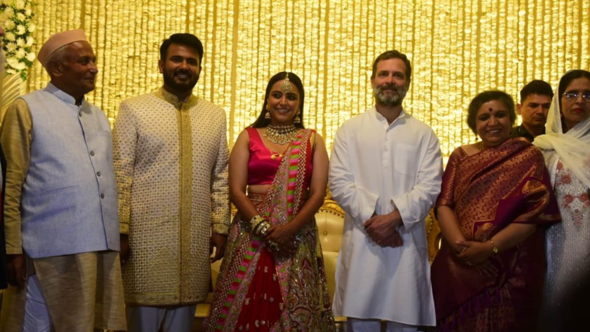 Jaya Bachchan at Swara Bhasker Fahad Wedding Reception Shashi Tharoor And Rahul Gandhi Also Appear