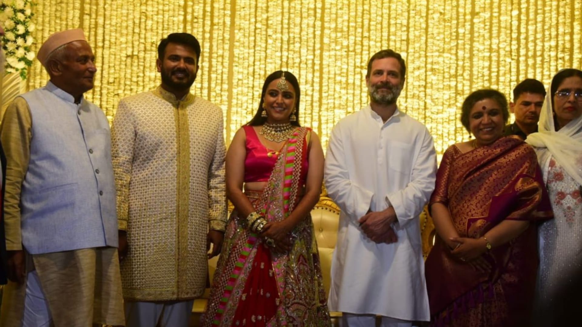 Jaya Bachchan at Swara Bhasker Fahad Wedding Reception Shashi Tharoor And Rahul Gandhi Also Appear