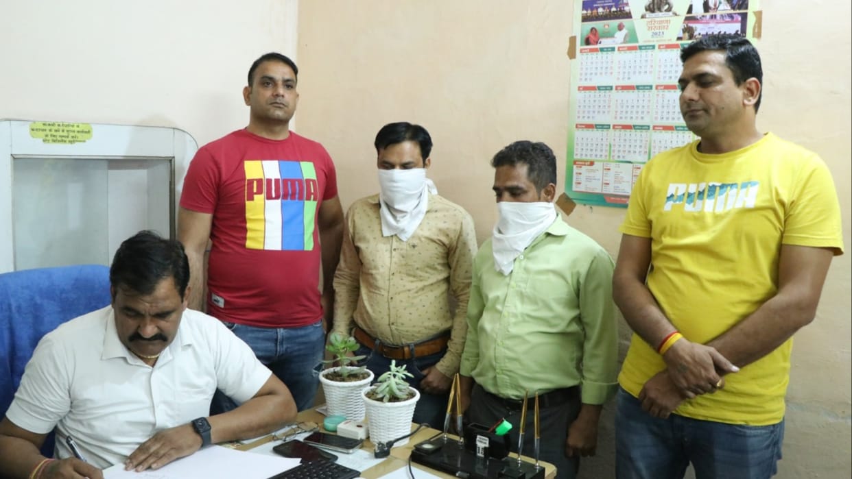 Accountant and clerk of food supply department caught taking bribe in Yamunanagar